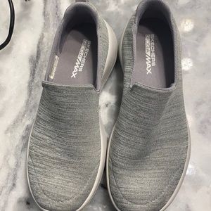 Skechers Goga max size 5.5